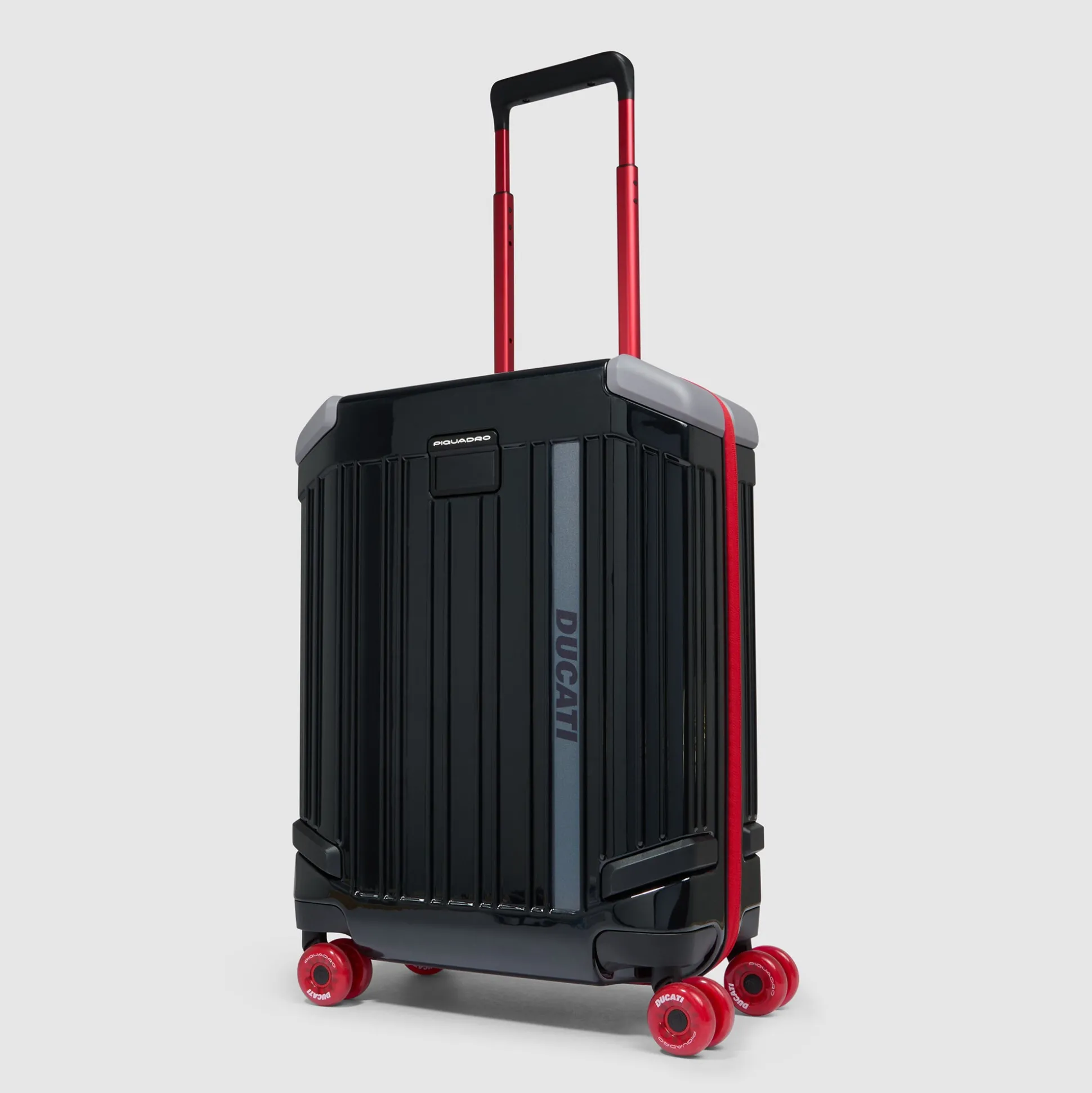 Cabin size, ultra slim hardside spinner | Shop Piquadro