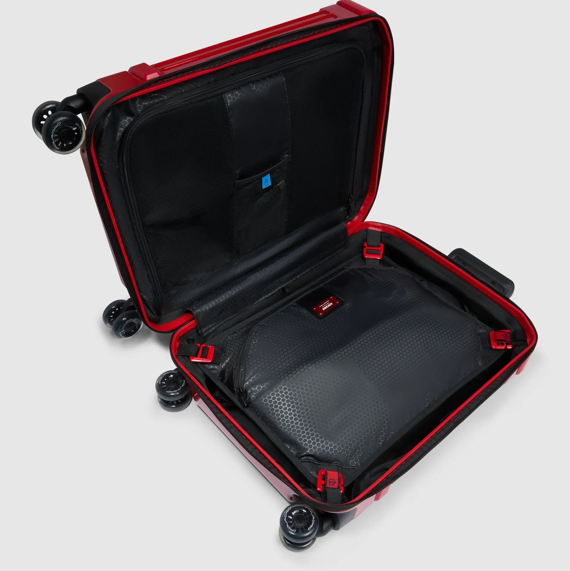 Cabin size, ultra slim hardside spinner | Shop Piquadro