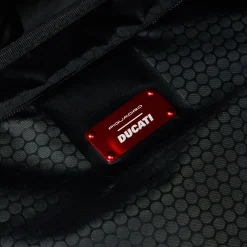 Cabin size, ultra slim hardside spinner | Shop Piquadro