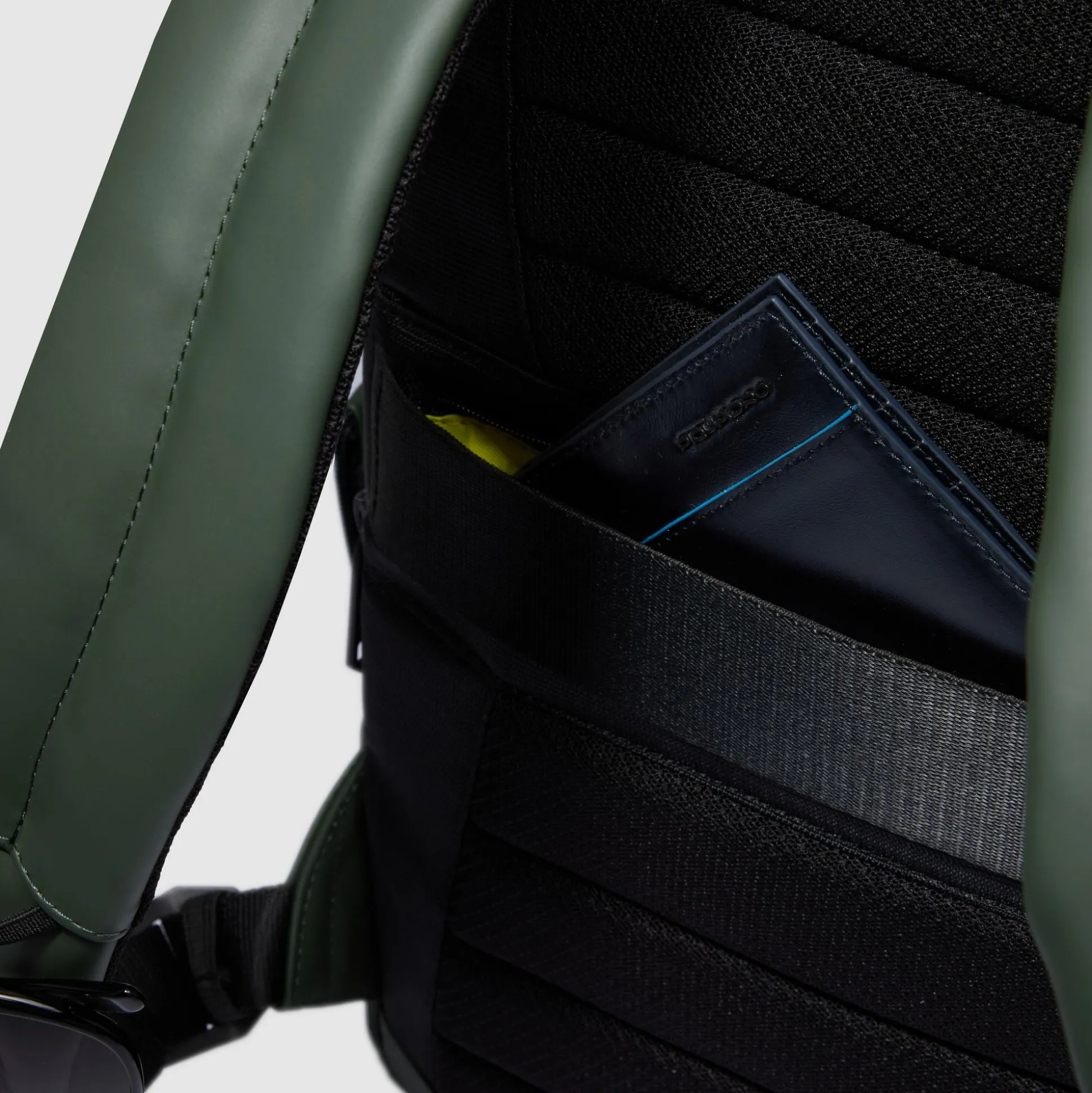 Sac à dos sous-siège déperlant