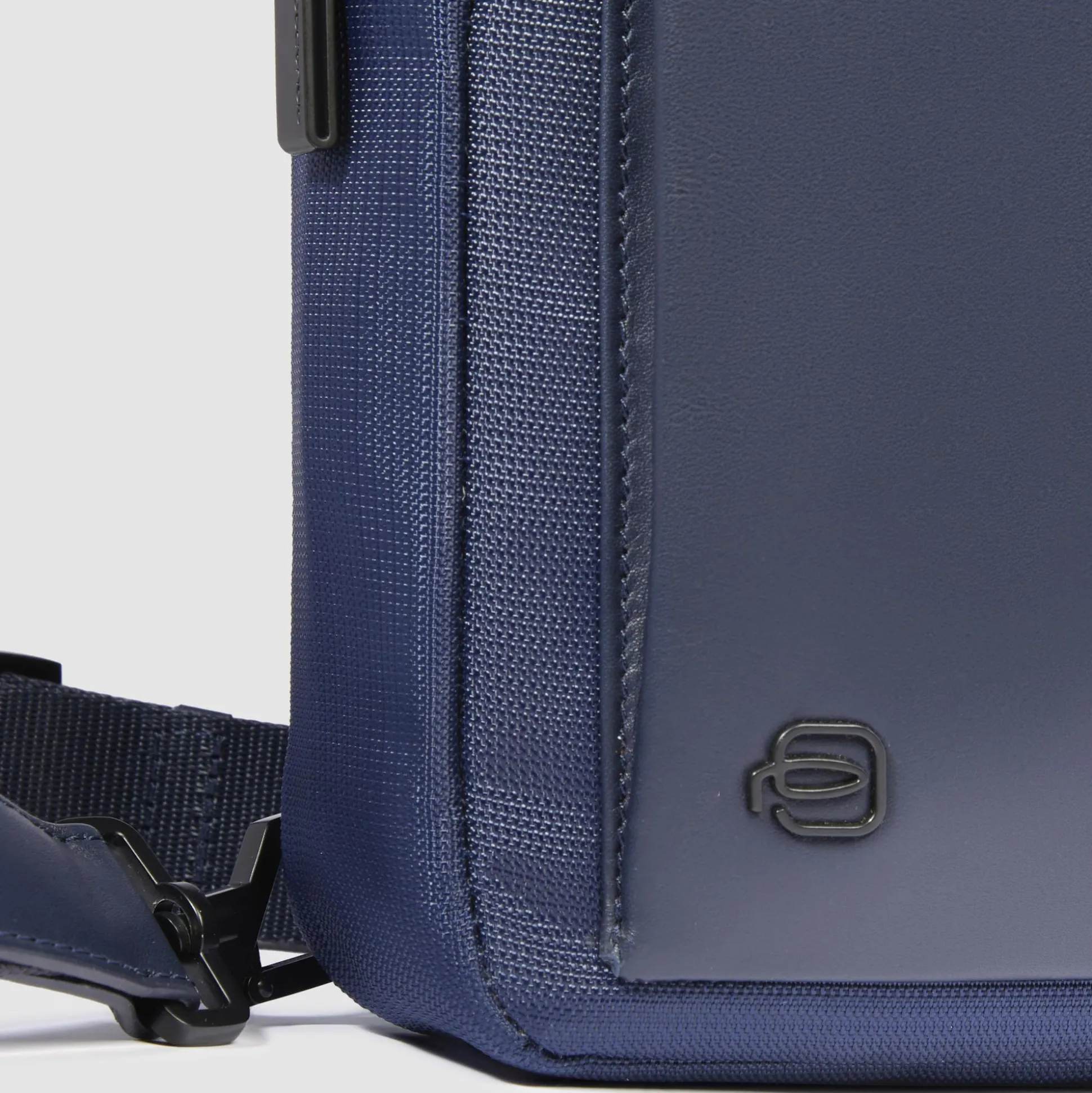 Sac bandoulière pour iPad®mini en tissu recyclé