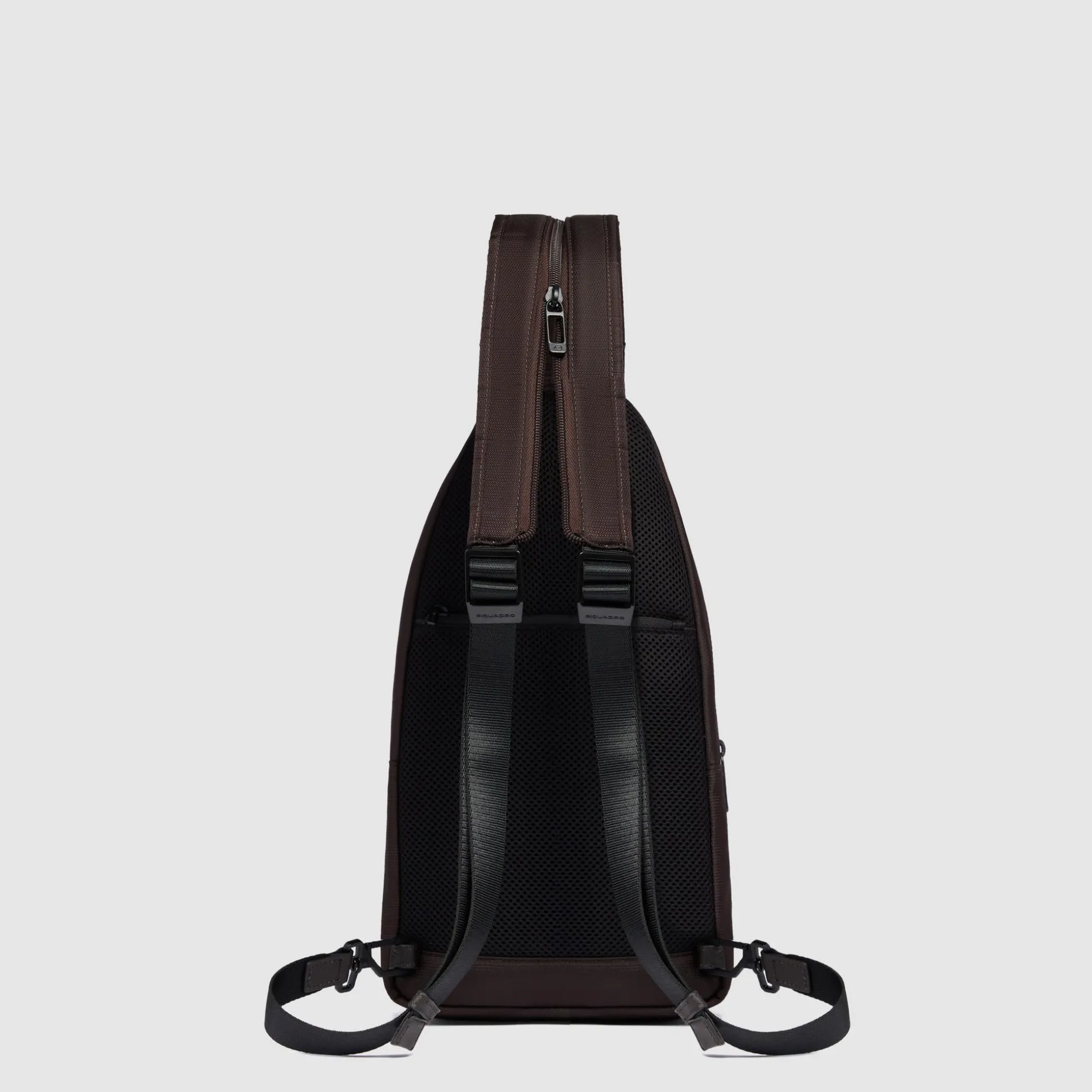 Sac de poitrine homme convertible en sac à dos