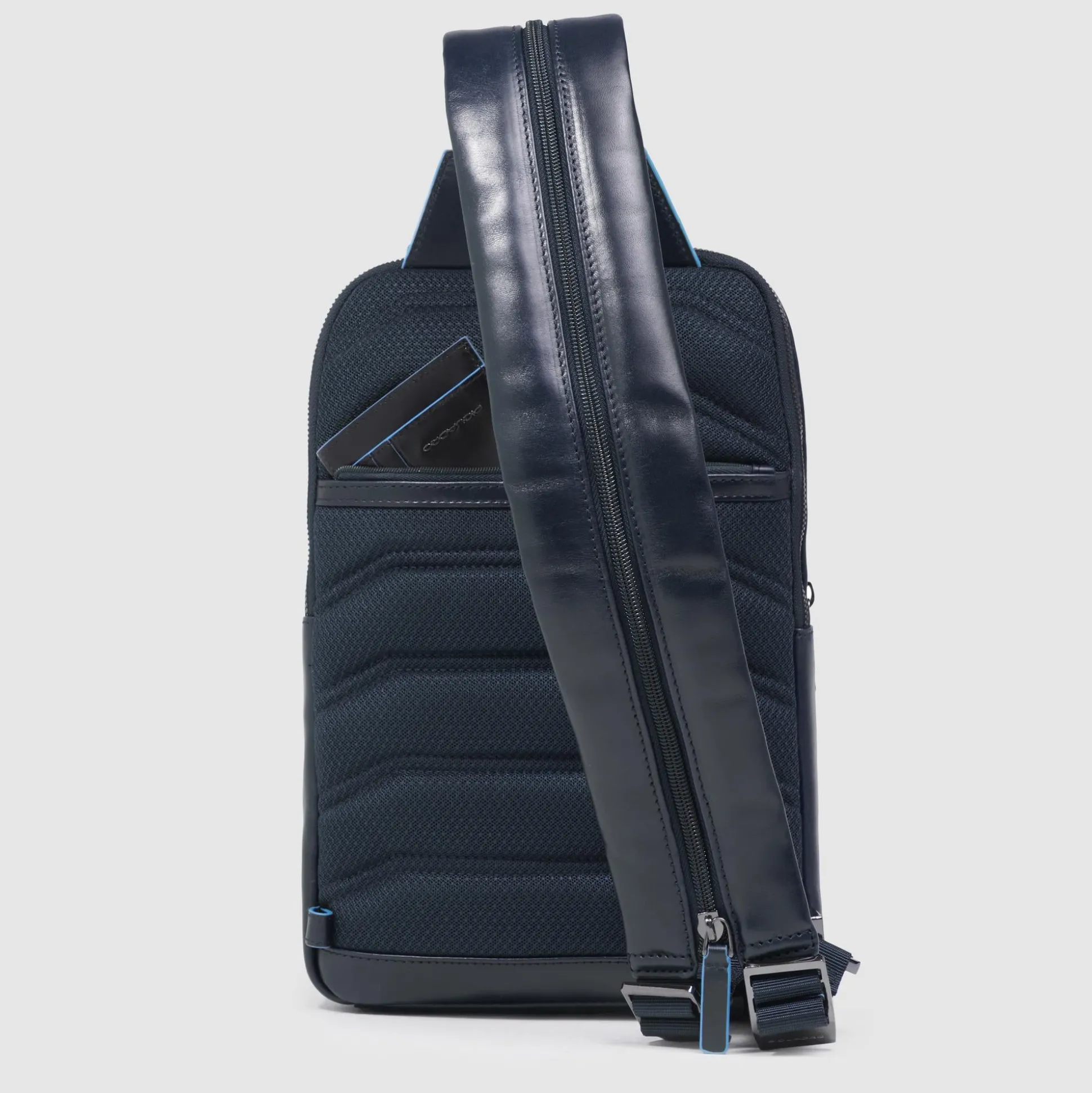Sac de poitrine homme convertible en sac à dos
