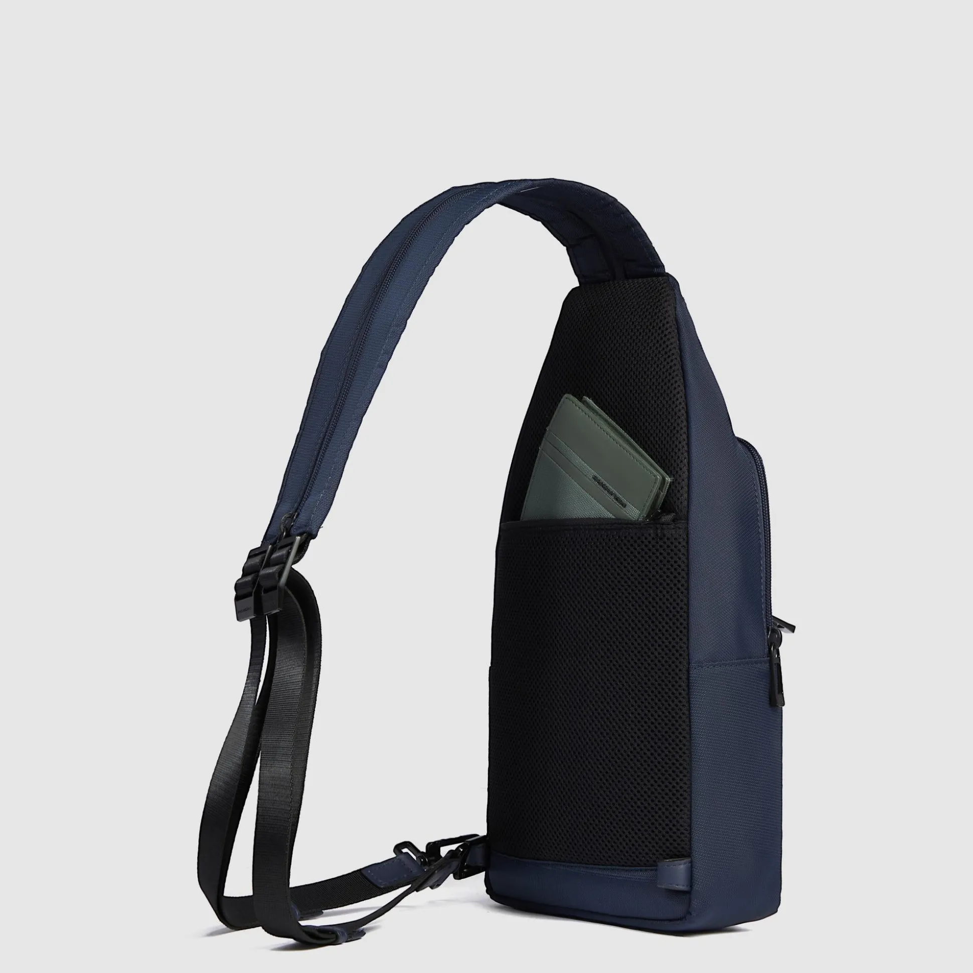 Sac de poitrine homme convertible en sac à dos