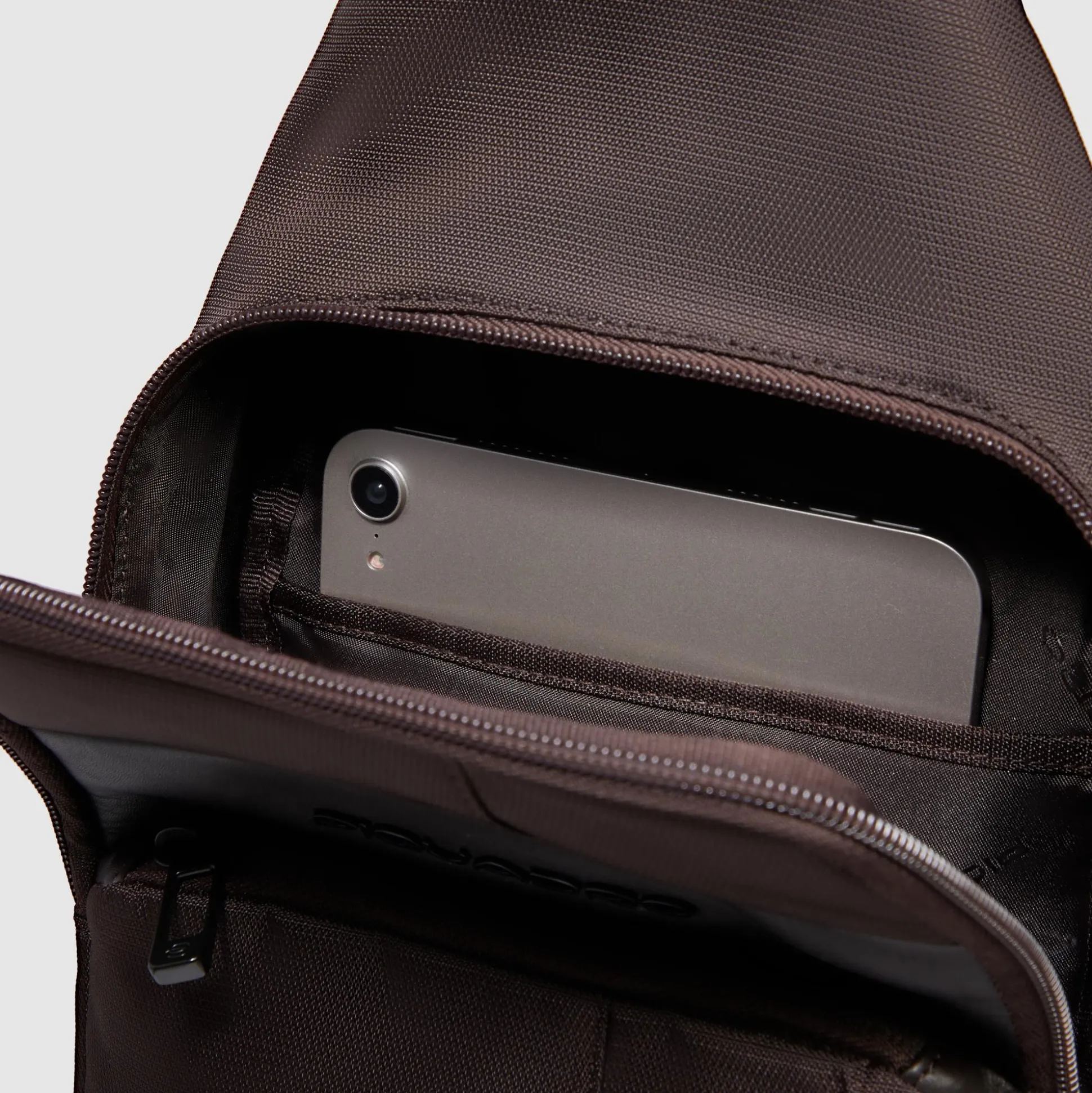 Sac de poitrine homme convertible en sac à dos