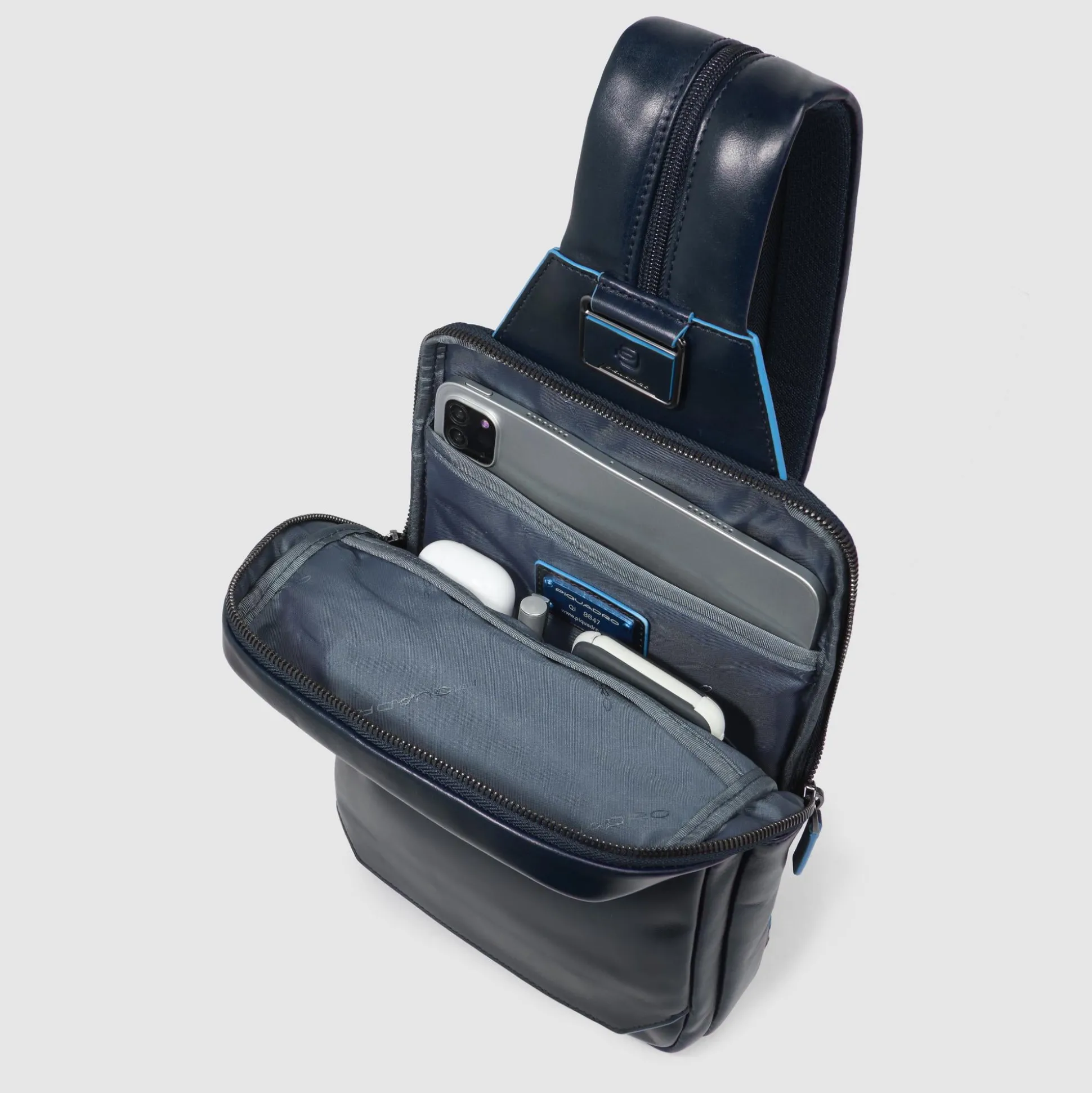 Sac de poitrine homme convertible en sac à dos