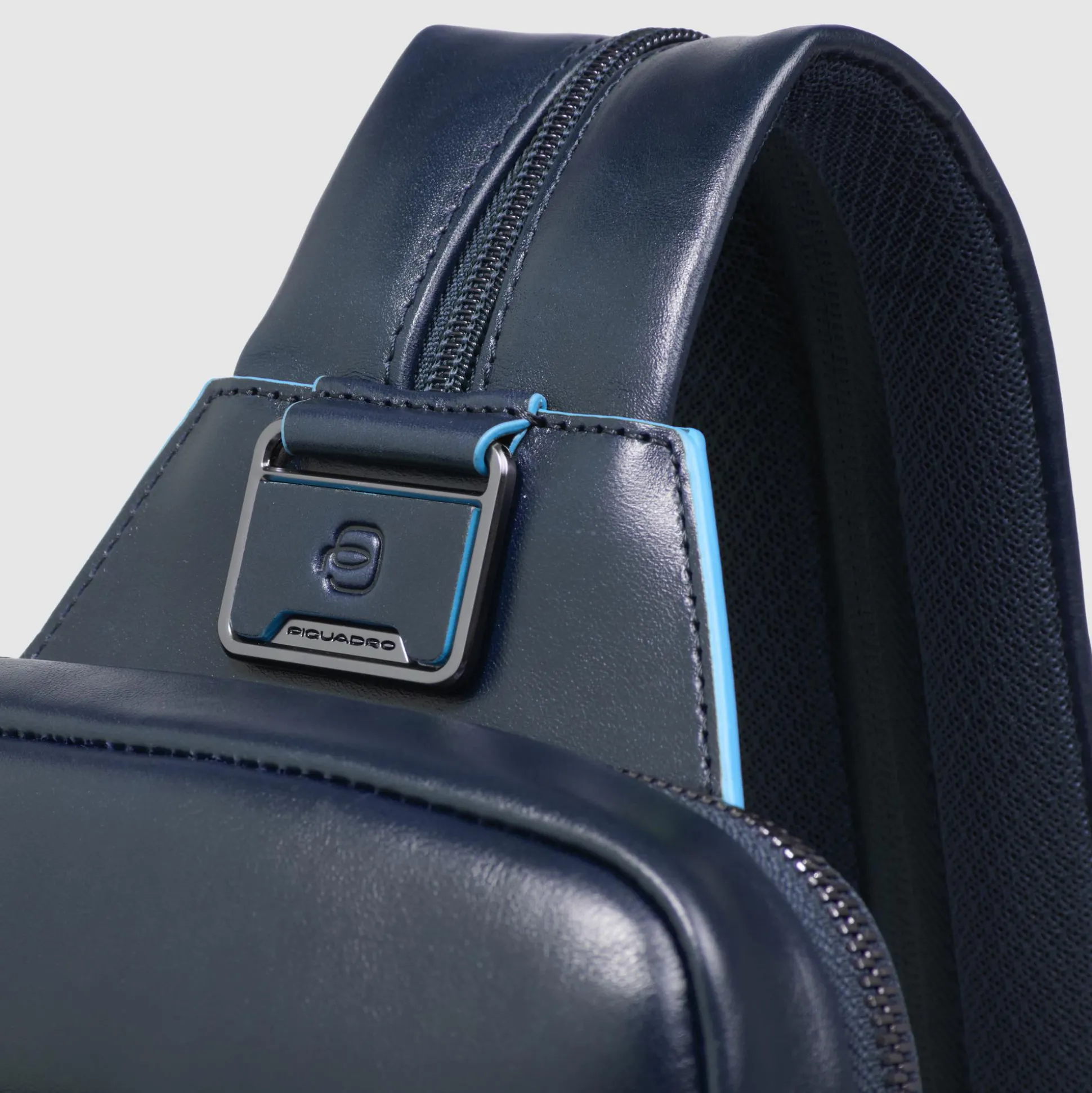 Sac de poitrine homme convertible en sac à dos