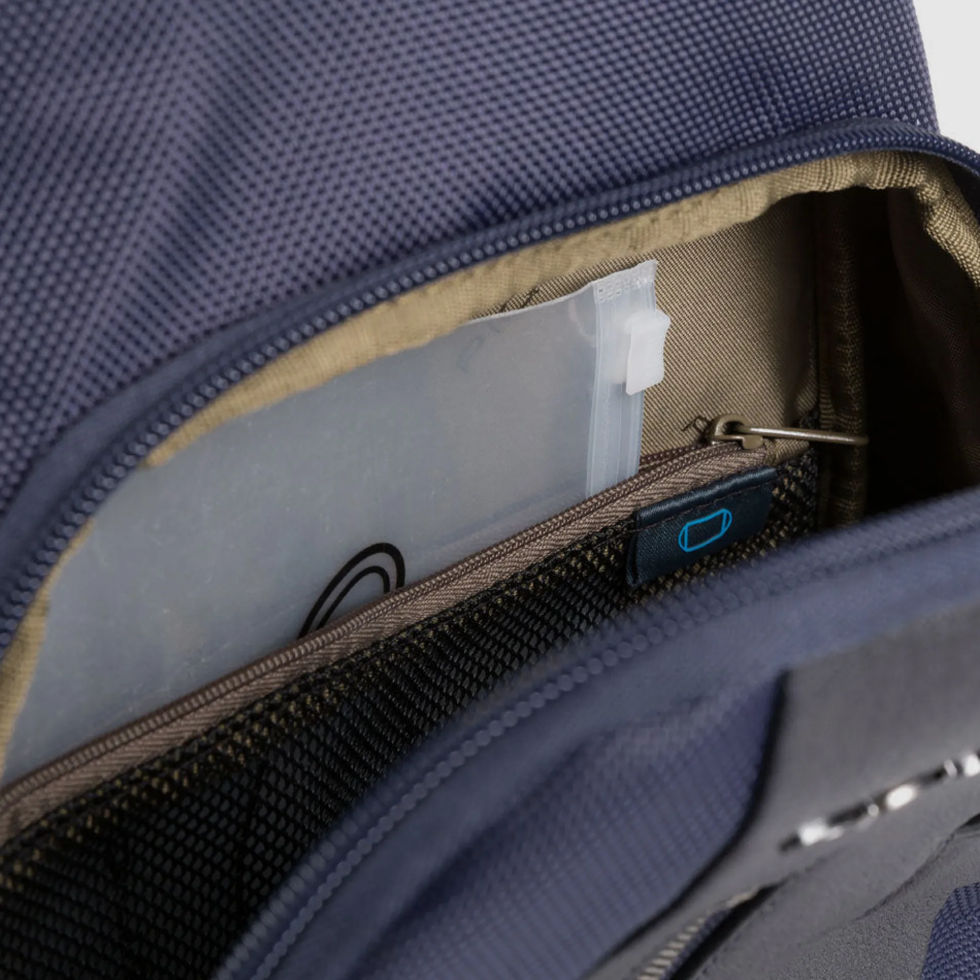 Sac de poitrine pour iPad®mini en tissu recyclé