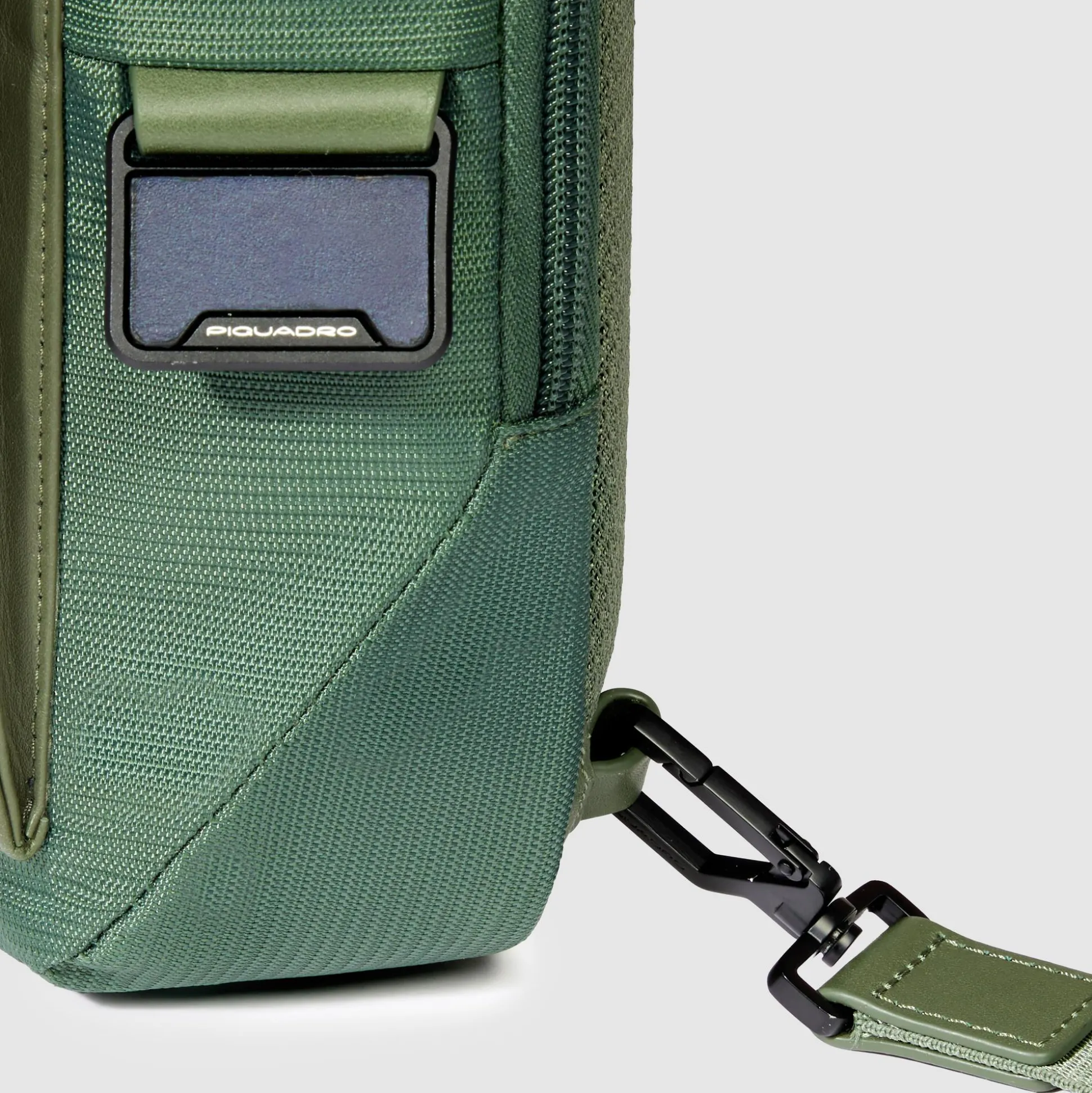 Sac de poitrine pour iPad®mini en tissu recyclé