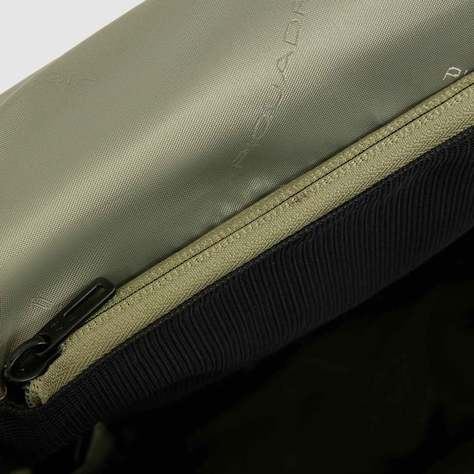 Sac de voyage transformable en sac à dos