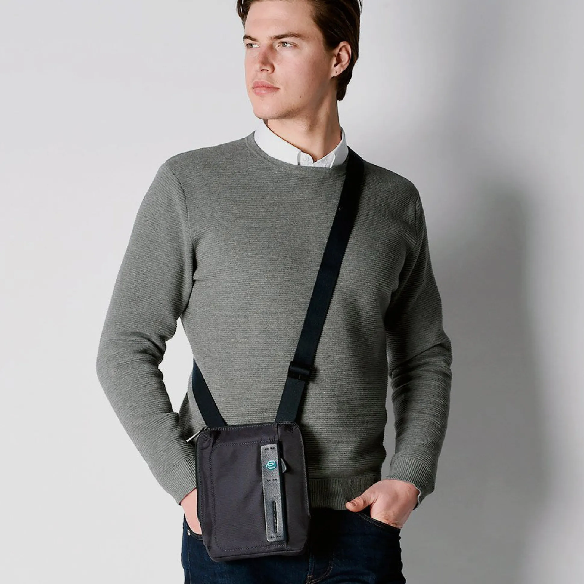 Sacoche bandoulière avec rangements et